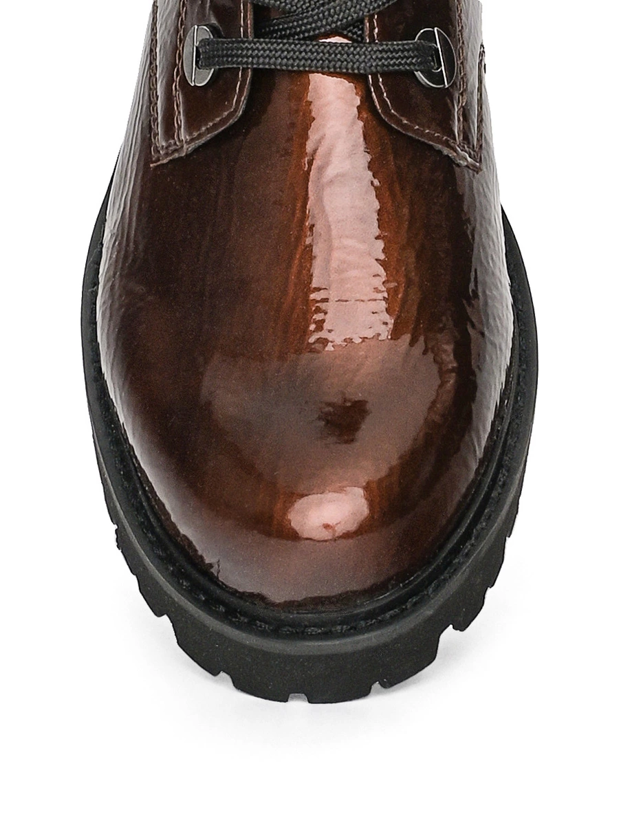 Лаковые коричневые ботинки